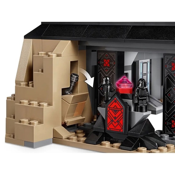 LEGO Star Wars Darth Vader's Castle 75251 Retired - Picture 9 of 10